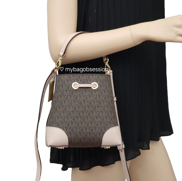 Michael Kors Mercer Logo XS Bucket Crossbody - Picture 3 of 11